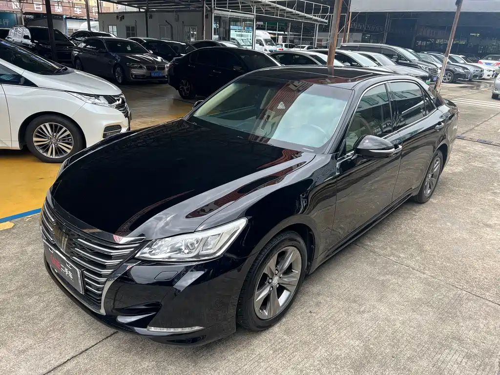Toyota Crown 2016