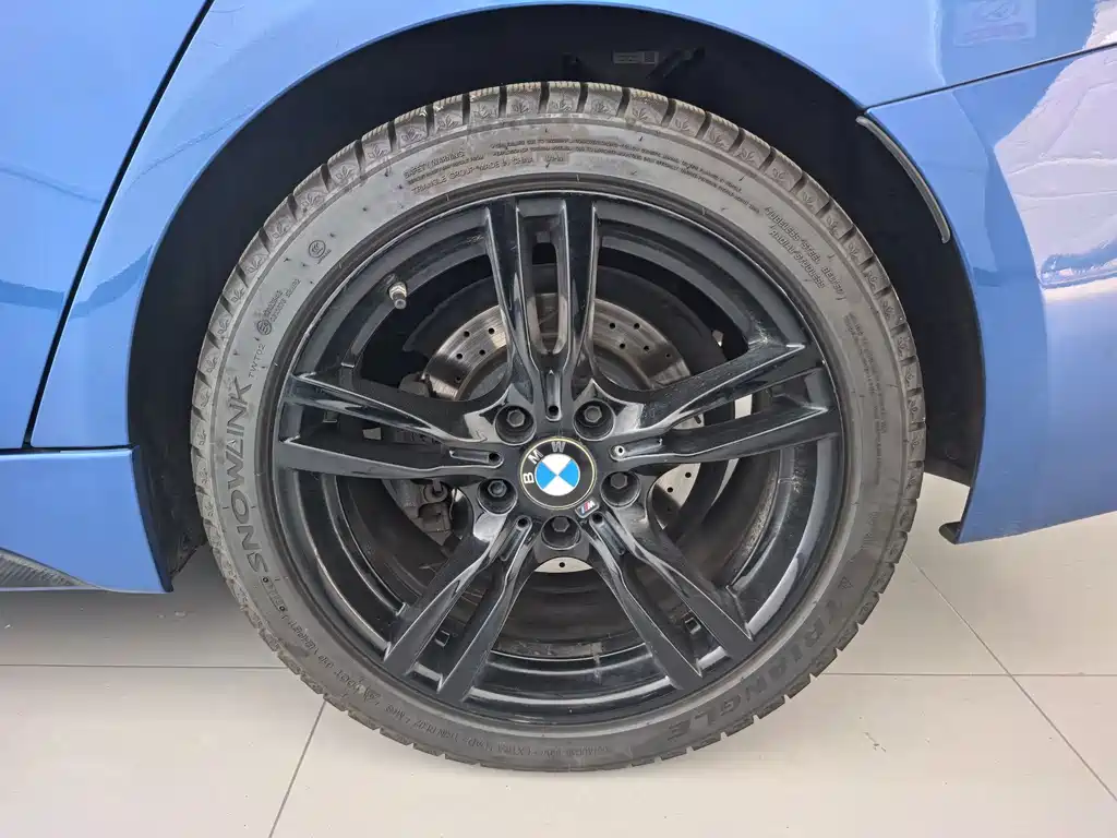 BMW 3 Series 2019 — фото 10