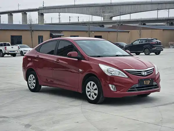 Hyundai Accent 2013