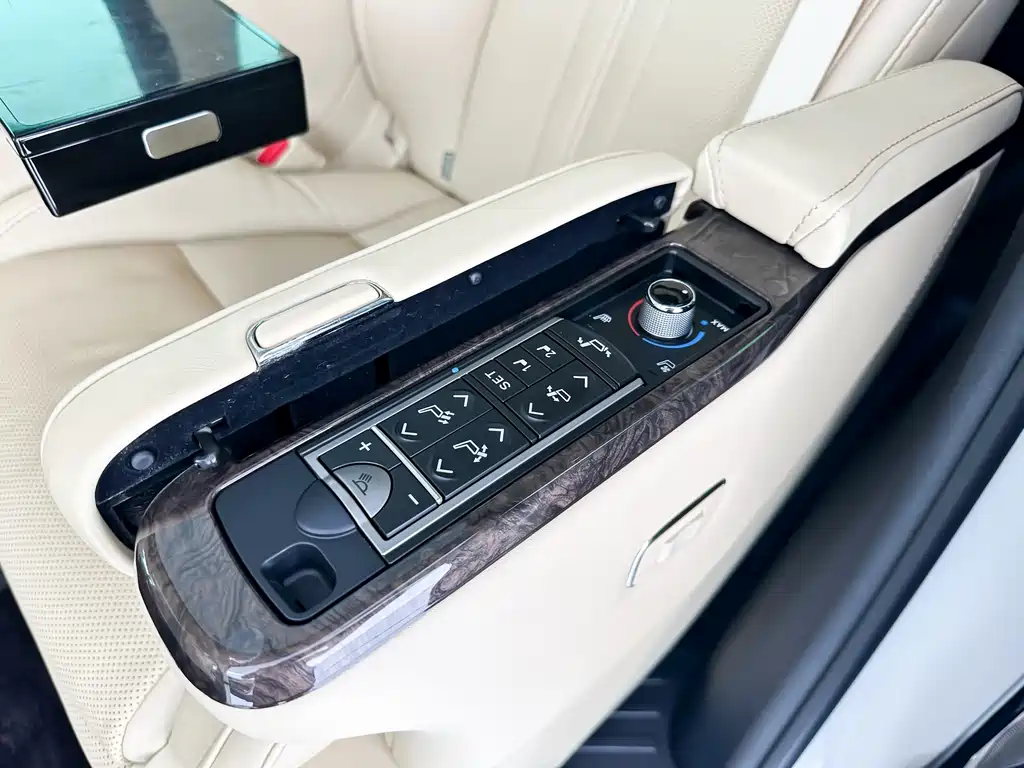Toyota Vellfire 2020 — фото 8
