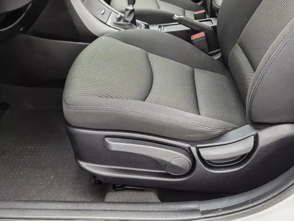 Hyundai Elantra 2017 — фото 20