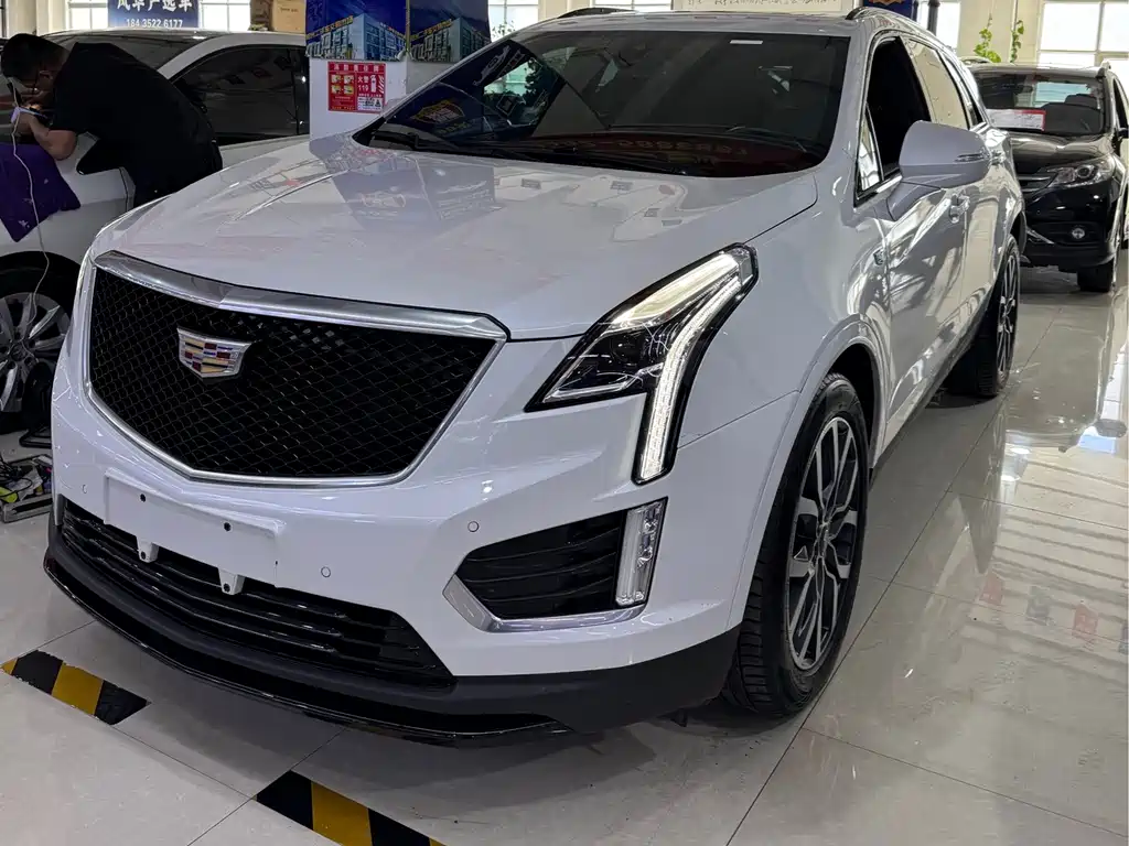 Cadillac XT5 2022 — фото 1