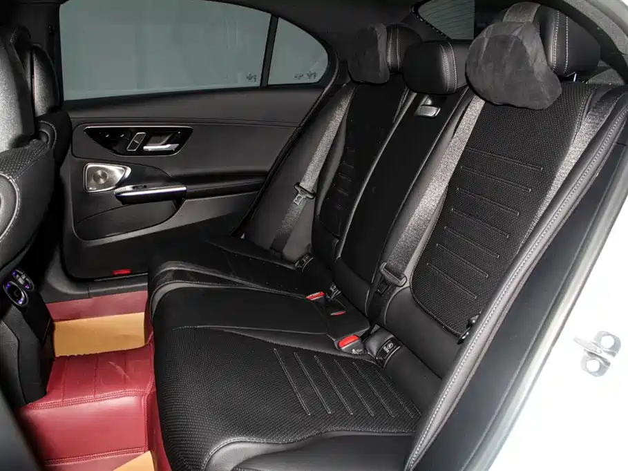 Mercedes-Benz C-Class 2026 — фото 11