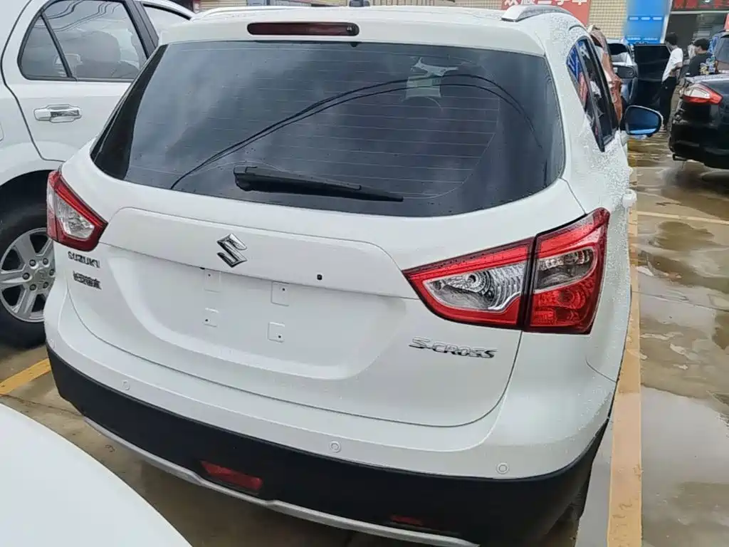 Suzuki S-Cross 2015 — фото 6