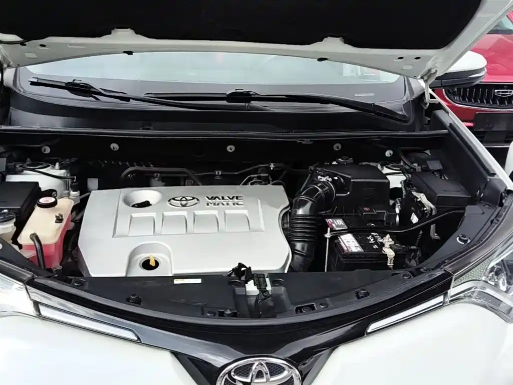 Toyota RAV4 2019 — фото 20