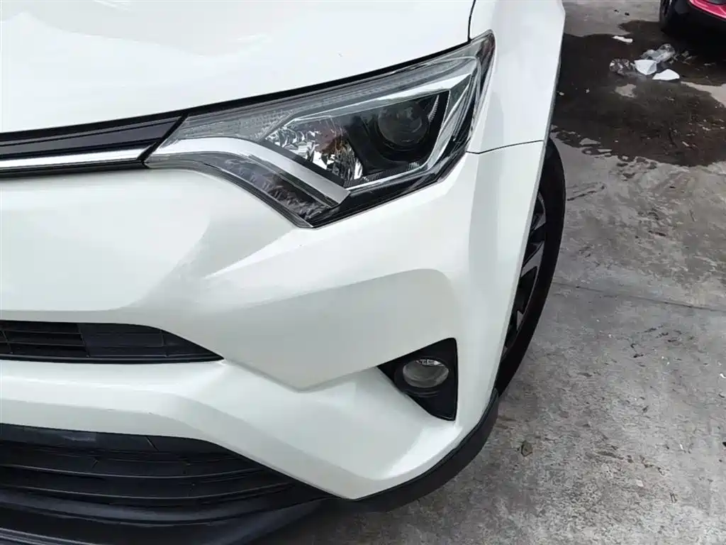 Toyota RAV4 2019 — фото 24