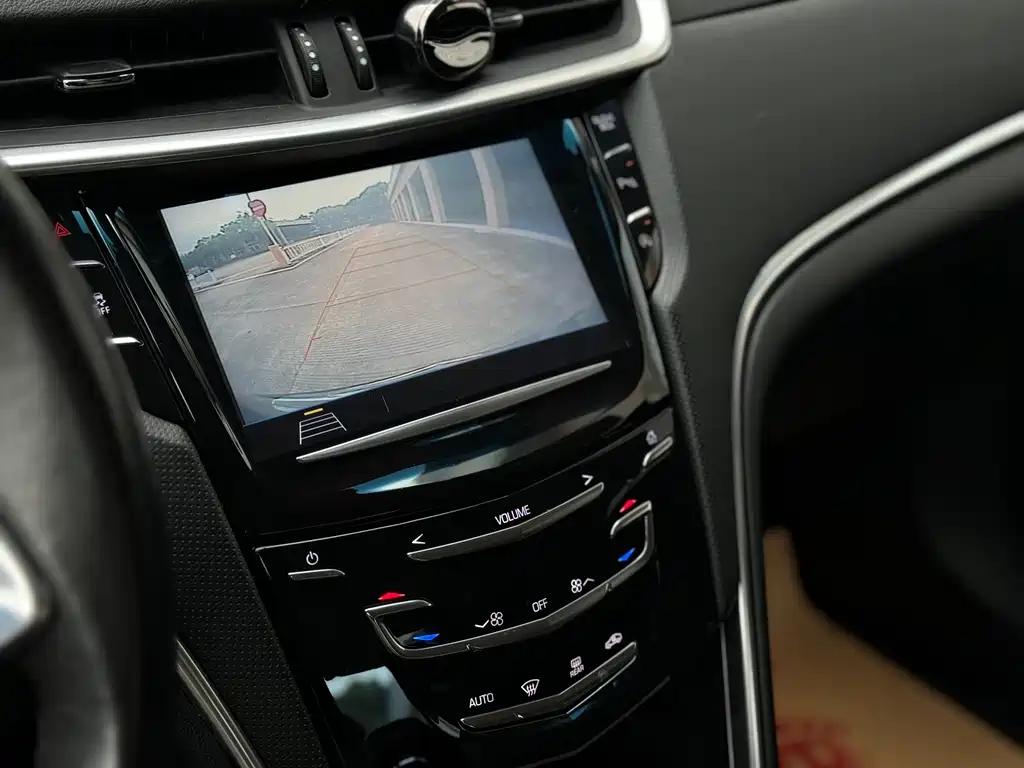 Cadillac XTS 2019 — фото 13