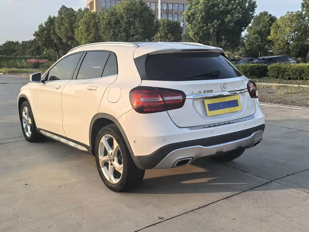 Mercedes-Benz GLA 2018 — фото 11
