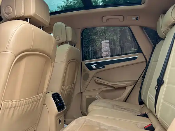 Porsche Macan 2016