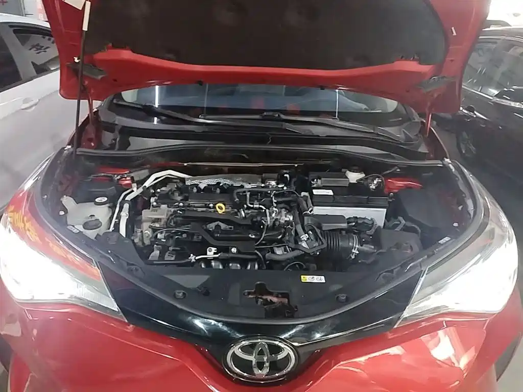 Toyota C-HR 2021 — фото 10