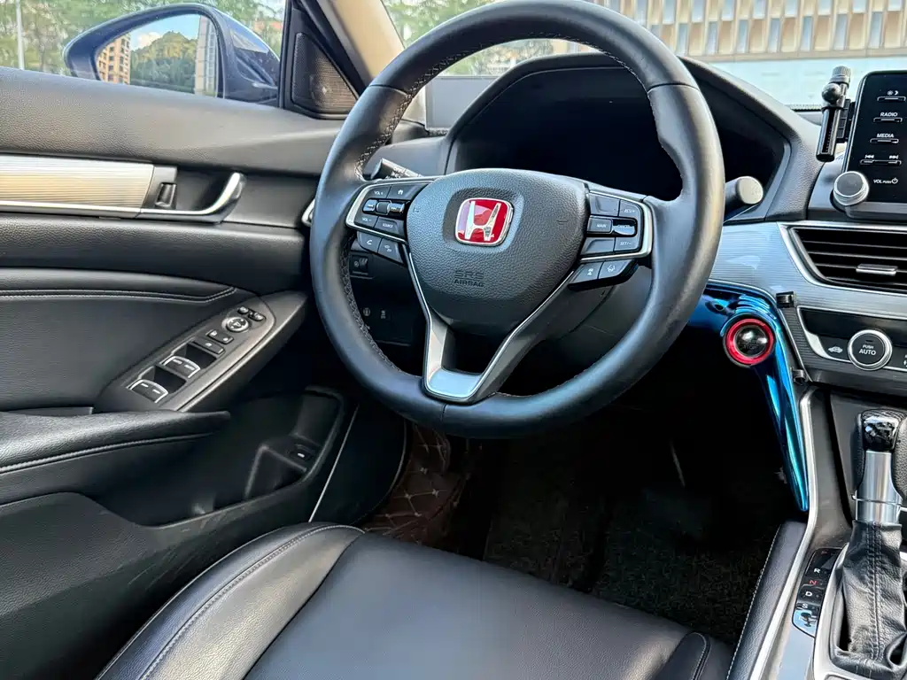 Honda Accord 2018 — фото 22