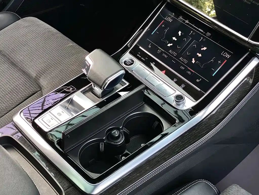 Audi Q8 2021 — фото 10