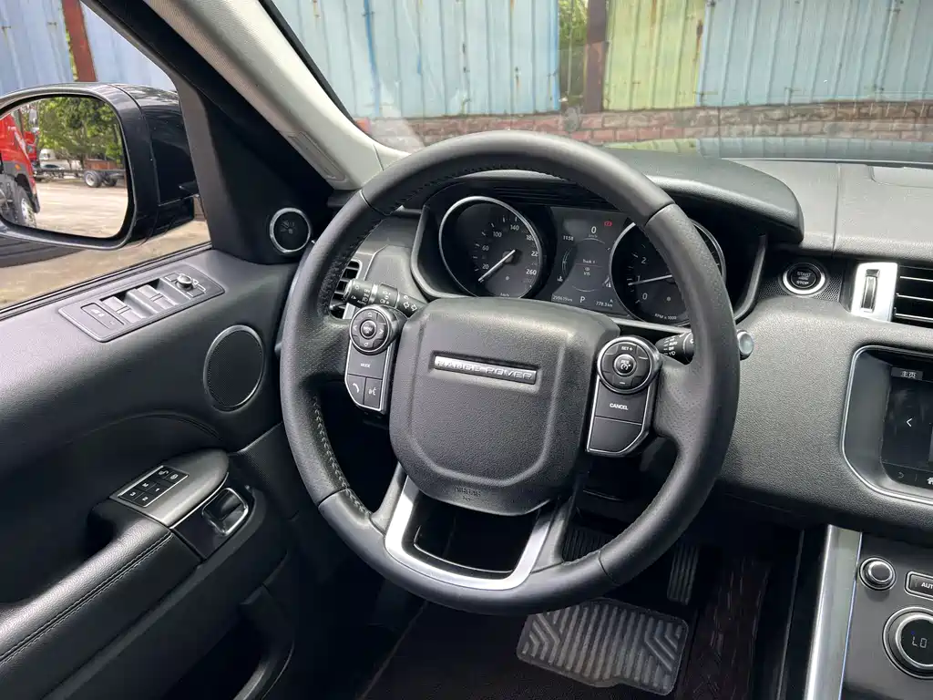 Land Rover Range Rover Sport 2017 — фото 12