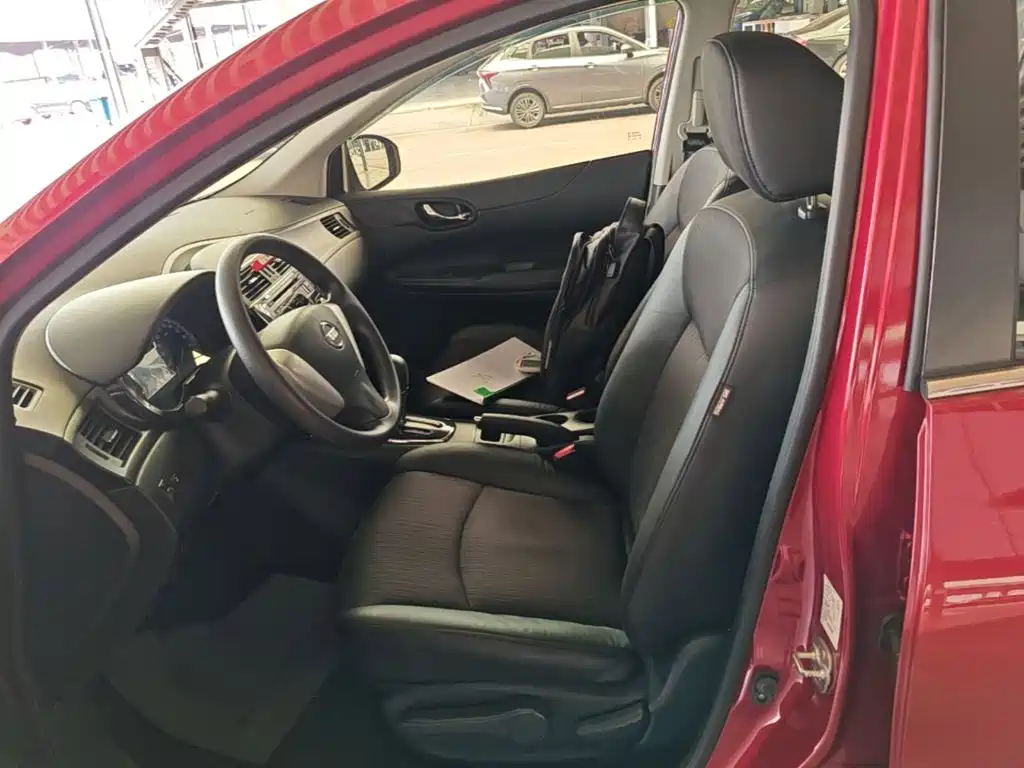 Nissan Tiida 2016 — фото 15