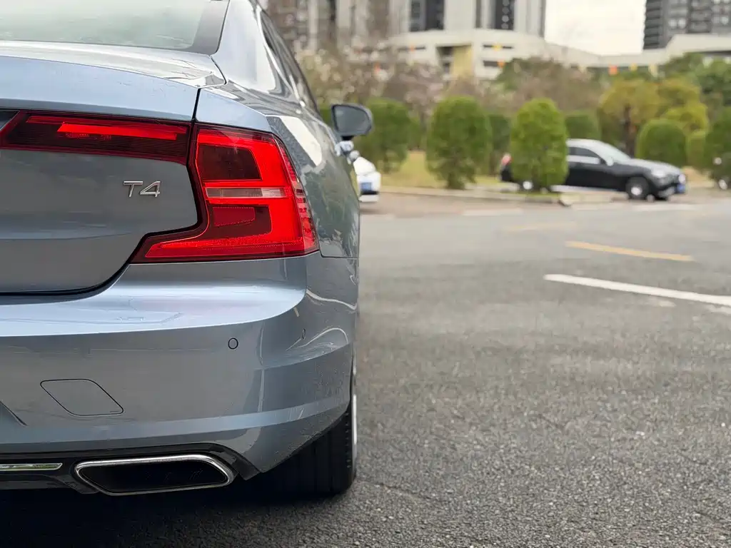 Volvo S90 2018 — фото 13