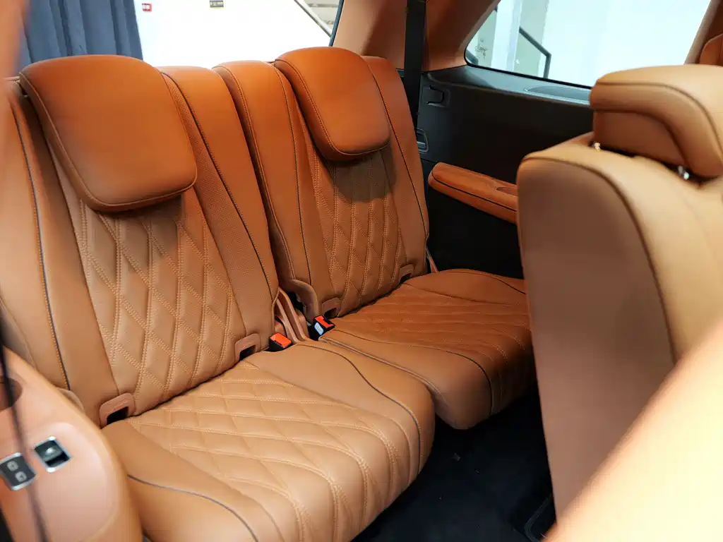 Mercedes-Benz GLS — фото 16