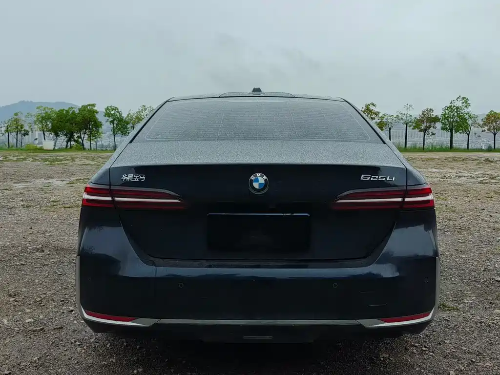 BMW 5 Series 2024