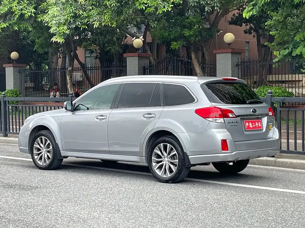 Subaru Outback 2014 — фото 3