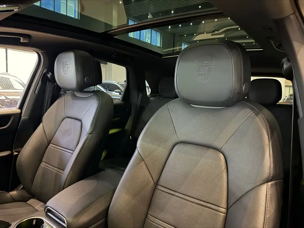 Porsche Cayenne 2019 — фото 13