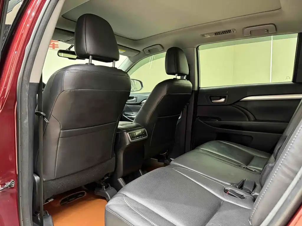 Toyota Highlander 2017 — фото 18