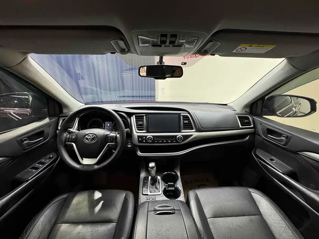 Toyota Highlander 2017 — фото 26