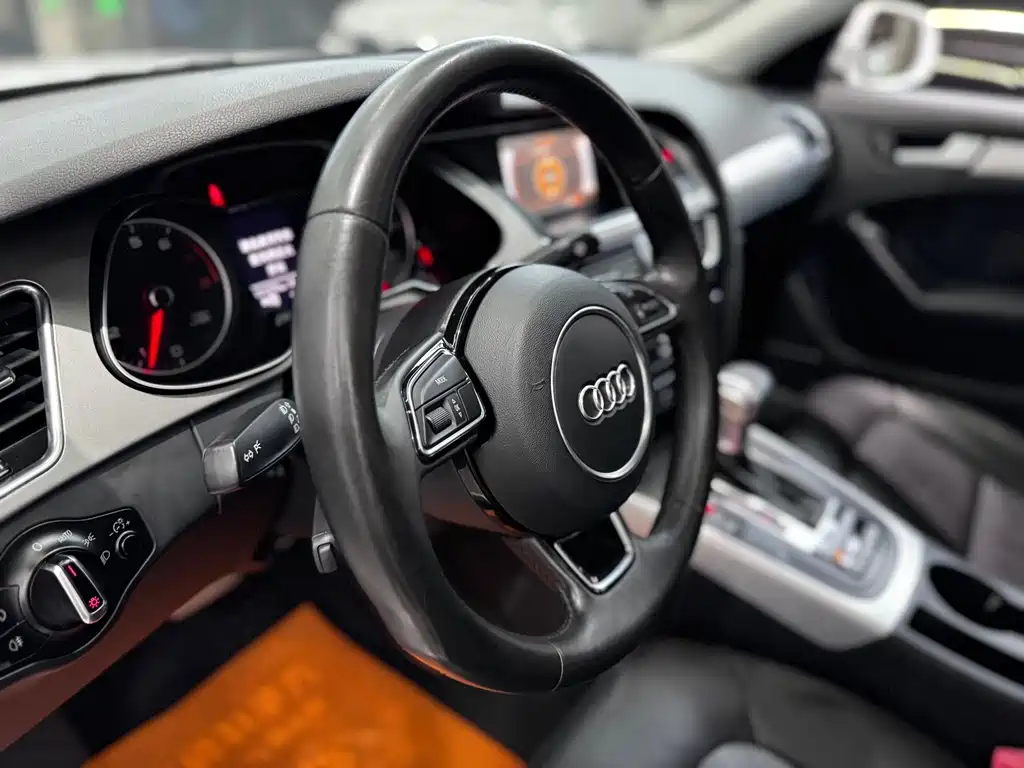 Audi A4L 2015 — фото 11