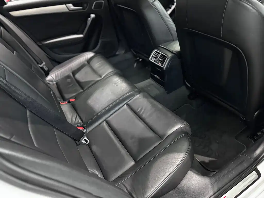 Audi A4L 2015 — фото 24