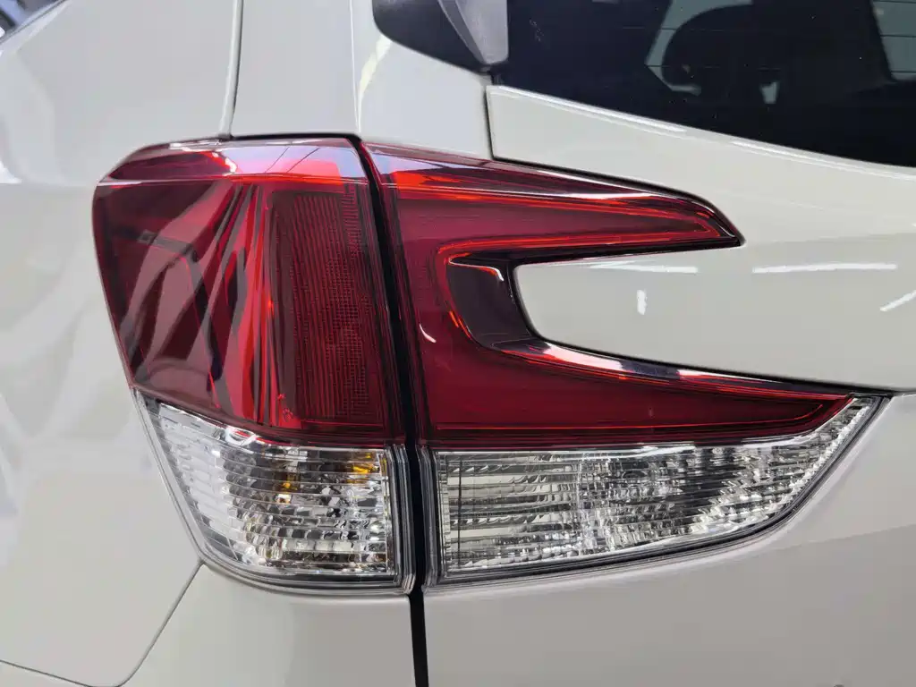 Subaru Forester 2022 — фото 15