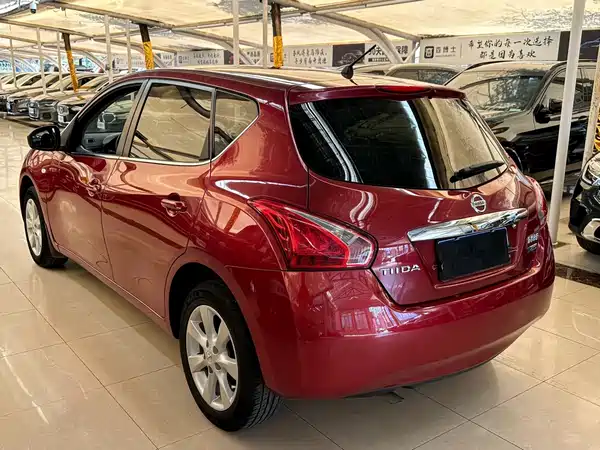 Nissan Tiida 2014