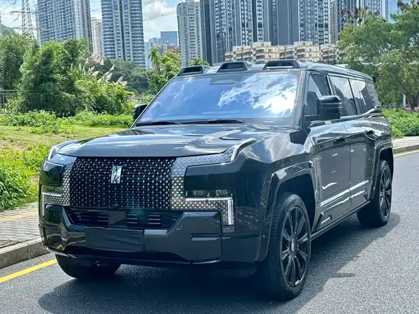 Yangwang U8 L 2026