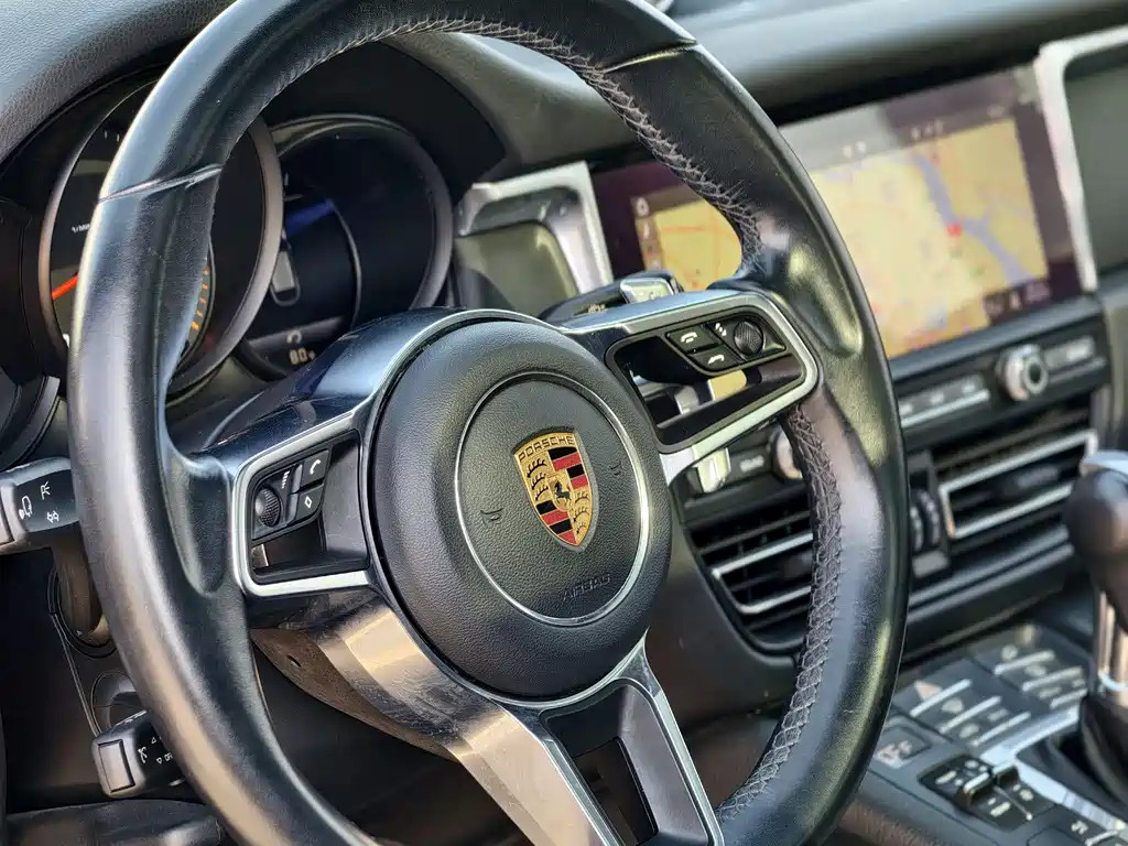 Porsche Macan 2019 — фото 8