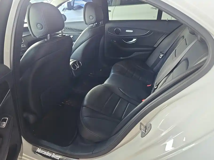 Mercedes-Benz C-Class 2018 — фото 11