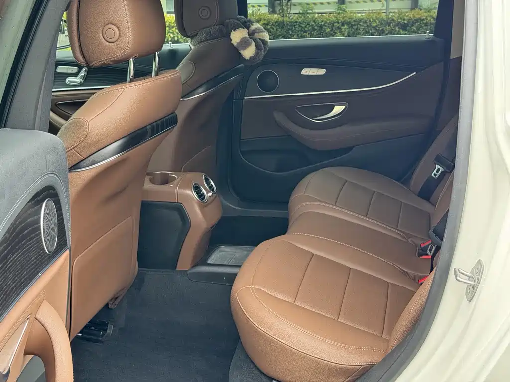 Mercedes-Benz E-Class 2019 — фото 10