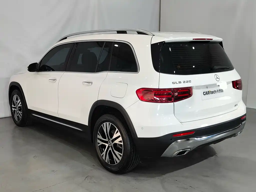 Mercedes-Benz GLB 2024 — фото 18