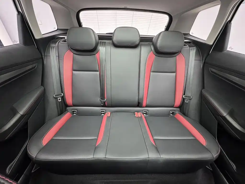 Skoda Karoq 2023 — фото 11