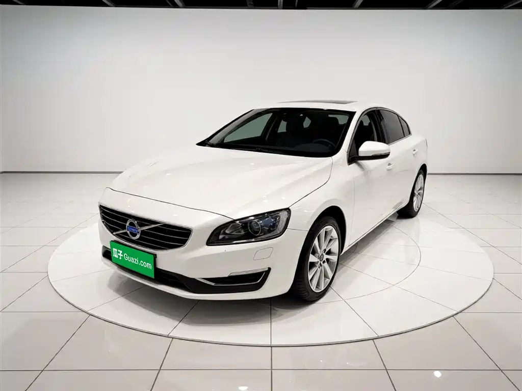Volvo S60 2016 — фото 1