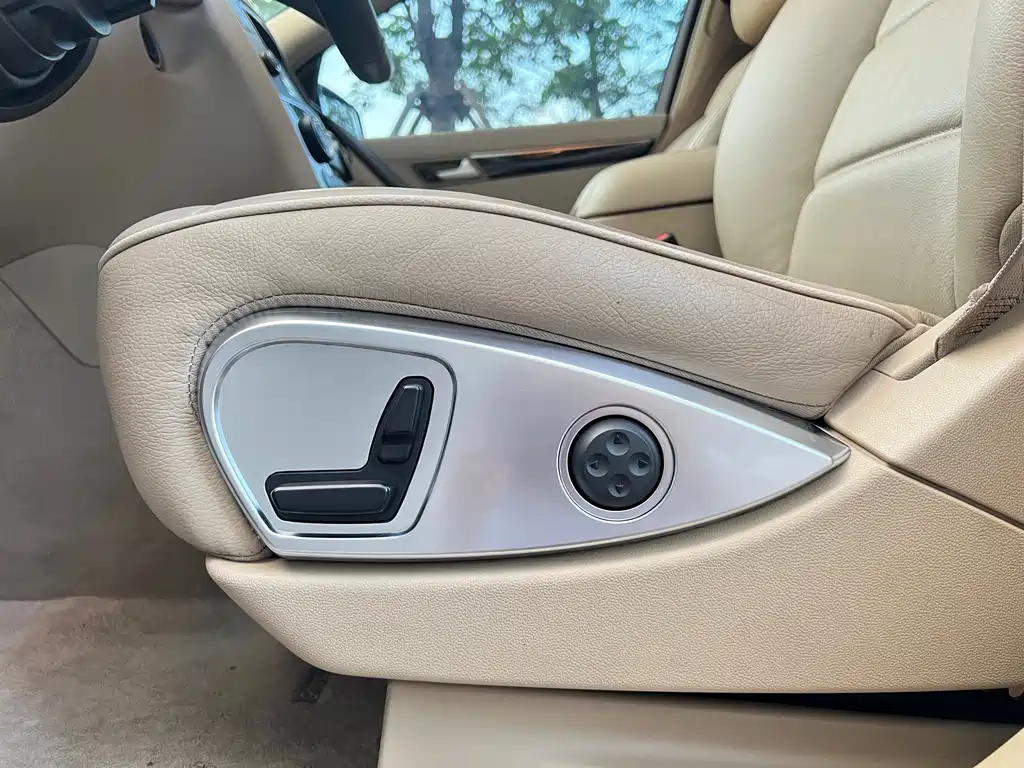Mercedes-Benz R-Class 2017 — фото 36