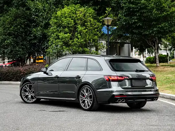 Audi S4 2024