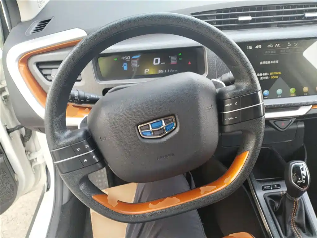 Geely Vision X1 2018 — фото 11