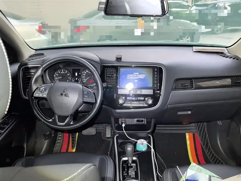 Mitsubishi Outlander 2020