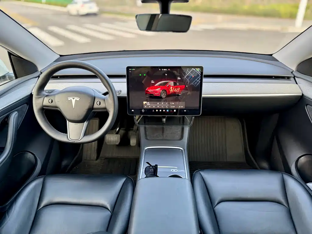 Tesla Model Y 2023 — фото 9