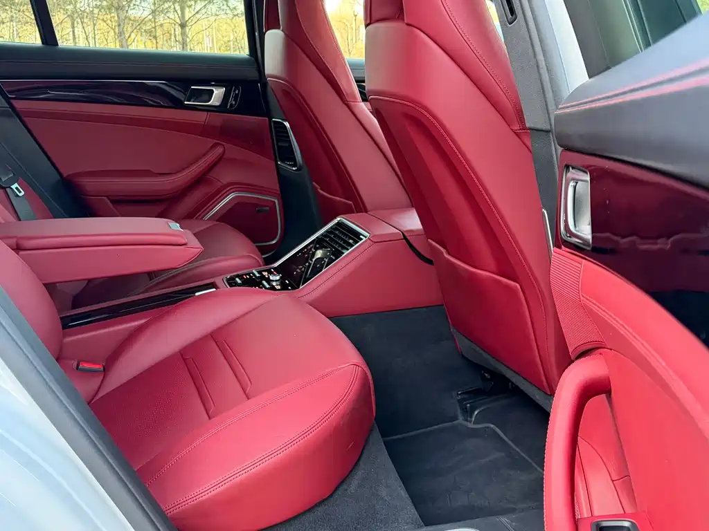 Porsche Panamera 2019 — фото 18