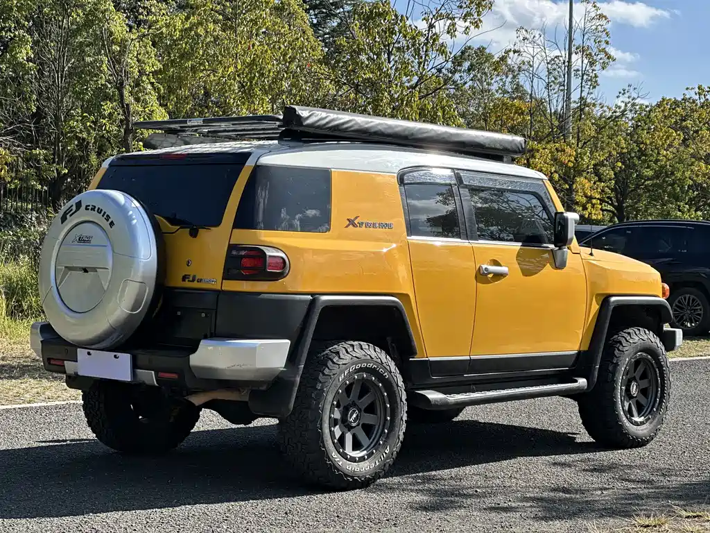 Toyota FJ Cruiser 2018 — фото 4