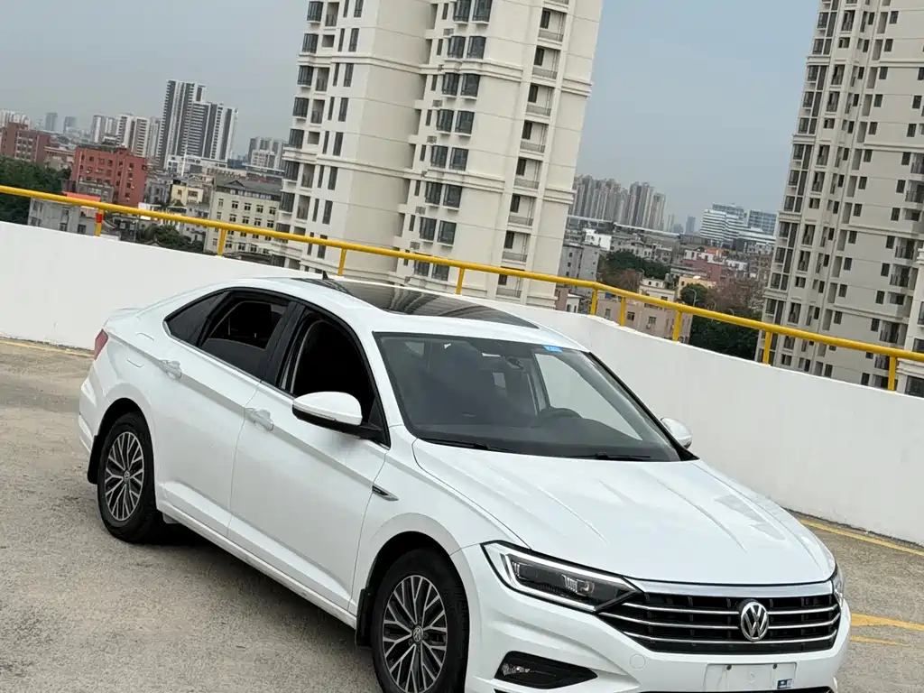 Volkswagen Sagitar 2021