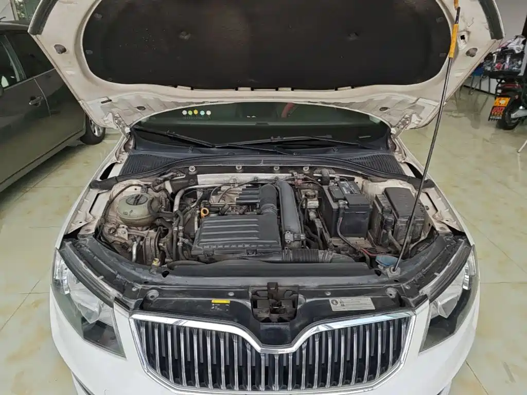 Skoda Octavia 2016 — фото 20