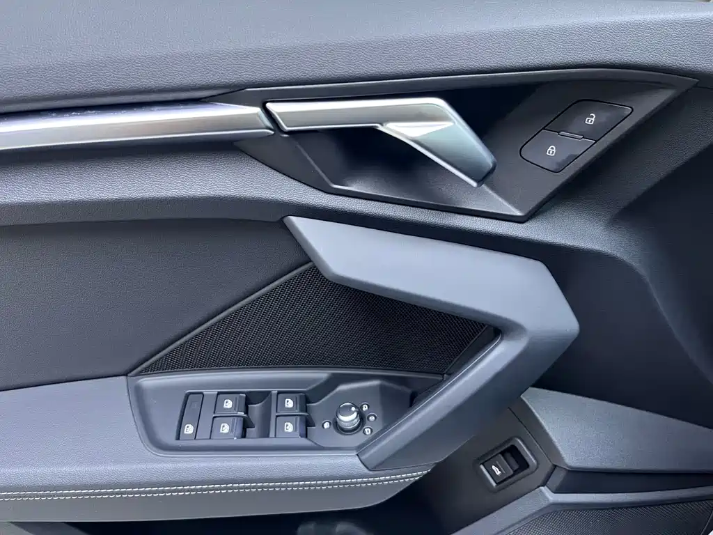 Audi A3 2022 — фото 8