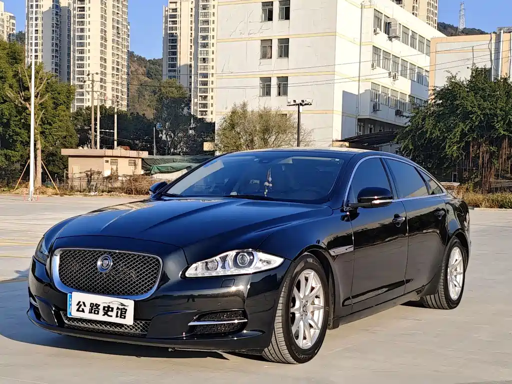 Jaguar XJ 2013 — фото 1