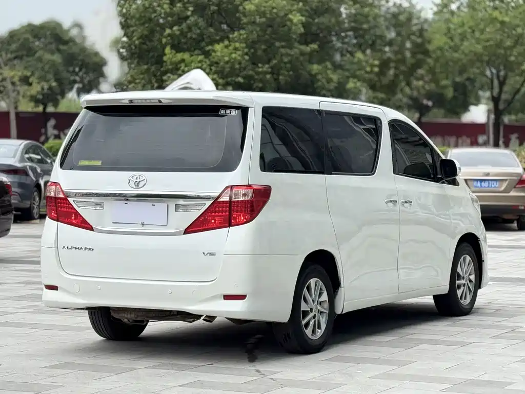 Toyota Alphard 2015 — фото 3