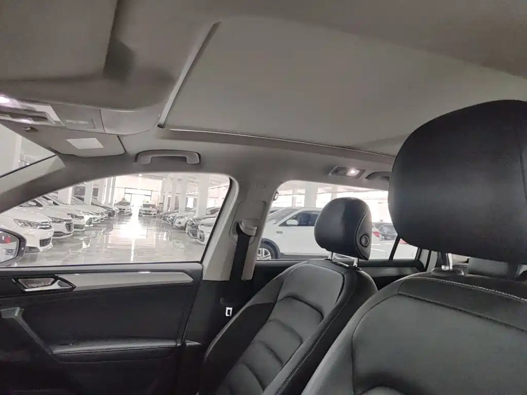 Volkswagen Tiguan L 2017 — фото 16