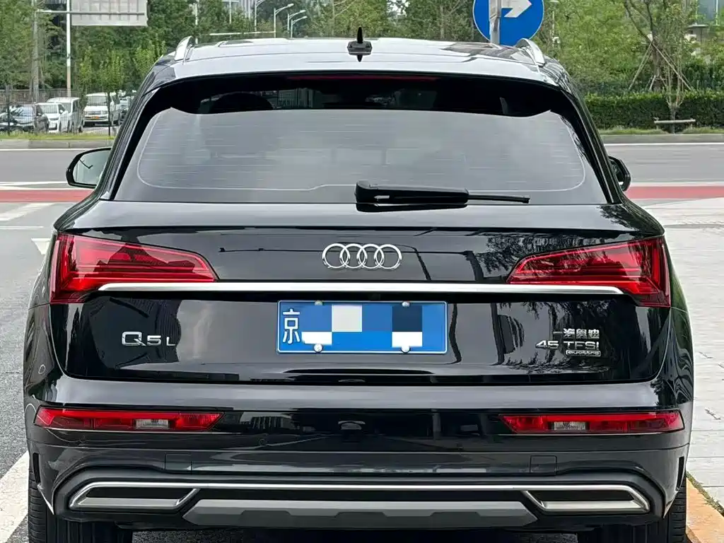 Audi Q5L 2022 — фото 17